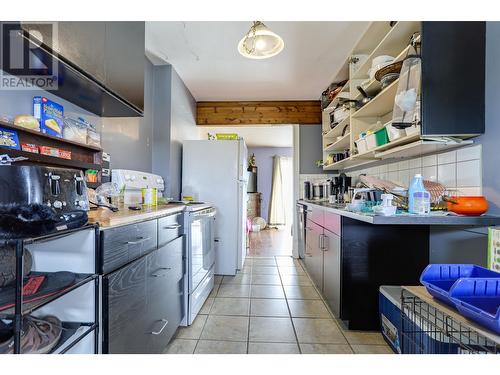 1711 Gyrfalcon Avenue, Kitimat, BC - Indoor Photo Showing Kitchen