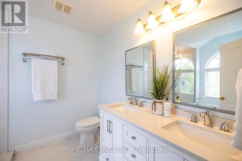 196 Millburn Drive, Clarington (Bowmanville), ON - Indoor Photo Showing Bathroom