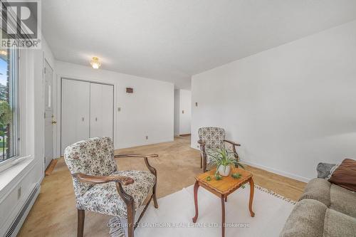 28 Edgeview Drive, Quinte West, ON - Indoor Photo Showing Living Room