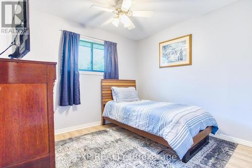 128 Cook Avenue, Fort Erie, ON - Indoor Photo Showing Bedroom