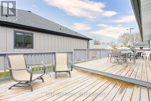 128 Cook Avenue, Fort Erie, ON - Outdoor With Deck Patio Veranda With Exterior