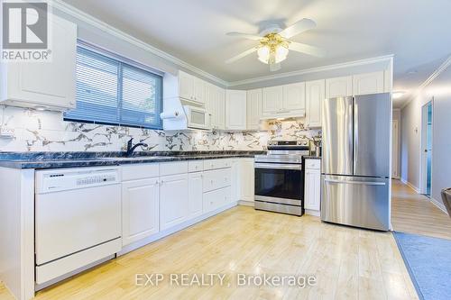 128 Cook Avenue, Fort Erie, ON - Indoor Photo Showing Kitchen