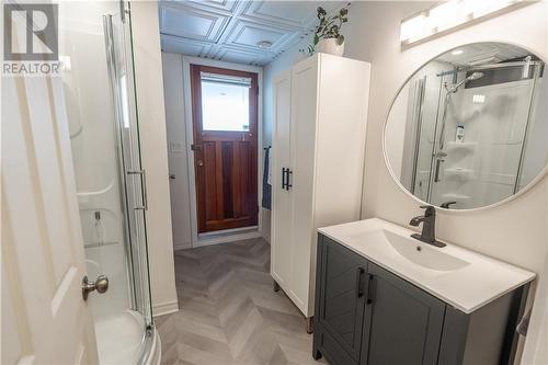 3504 Marydale Avenue, Cornwall, ON - Indoor Photo Showing Bathroom