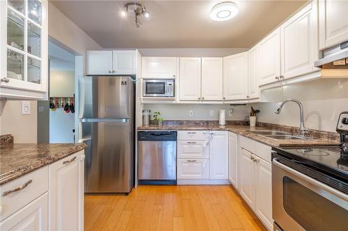 657 Francis Road|Unit #3, Burlington, ON - Indoor Photo Showing Kitchen With Double Sink