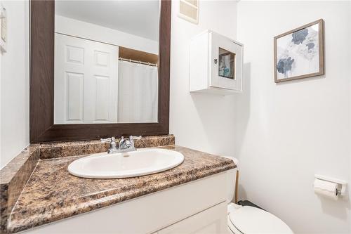 657 Francis Road|Unit #3, Burlington, ON - Indoor Photo Showing Bathroom