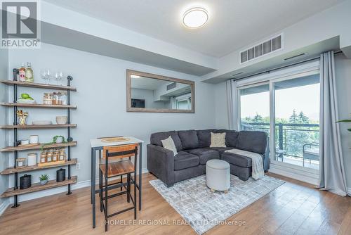 439 - 570 Lolita Gardens, Mississauga (Mississauga Valleys), ON - Indoor Photo Showing Living Room