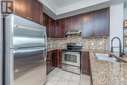 439 - 570 Lolita Gardens, Mississauga (Mississauga Valleys), ON - Indoor Photo Showing Kitchen With Double Sink With Upgraded Kitchen