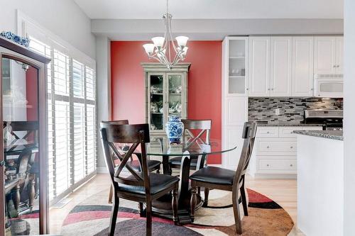 5232 Stonehaven Drive, Burlington, ON - Indoor Photo Showing Dining Room