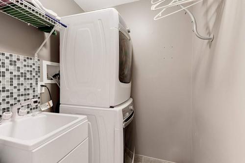 5232 Stonehaven Drive, Burlington, ON - Indoor Photo Showing Laundry Room