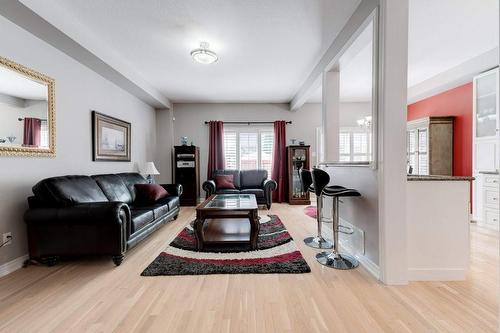 5232 Stonehaven Drive, Burlington, ON - Indoor Photo Showing Living Room