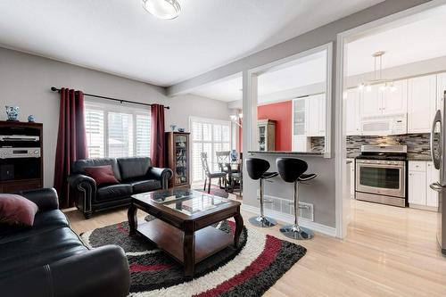 5232 Stonehaven Drive, Burlington, ON - Indoor Photo Showing Living Room