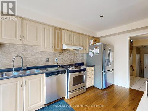 6155 Snowy Owl Crescent, Mississauga (Lisgar), ON - Indoor Photo Showing Kitchen With Double Sink