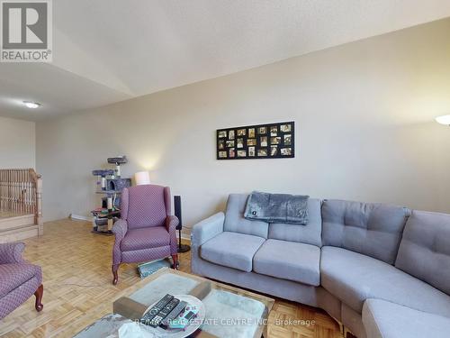 6155 Snowy Owl Crescent, Mississauga (Lisgar), ON - Indoor Photo Showing Living Room