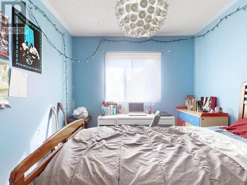 6155 Snowy Owl Crescent, Mississauga (Lisgar), ON - Indoor Photo Showing Bedroom