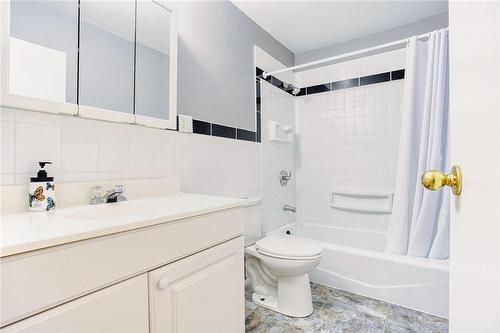 128 Cook Avenue, Ridgeway, ON - Indoor Photo Showing Bathroom