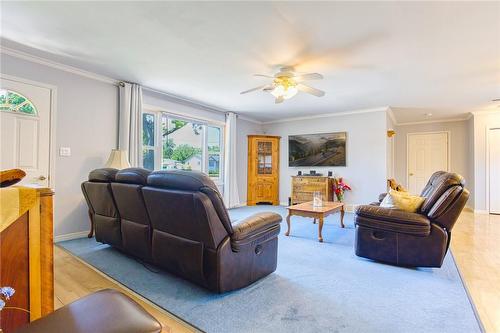 128 Cook Avenue, Ridgeway, ON - Indoor Photo Showing Living Room