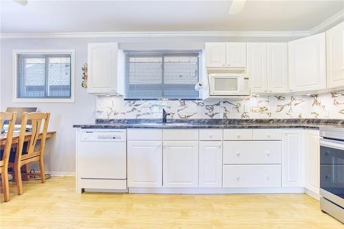 128 Cook Avenue, Ridgeway, ON - Indoor Photo Showing Kitchen