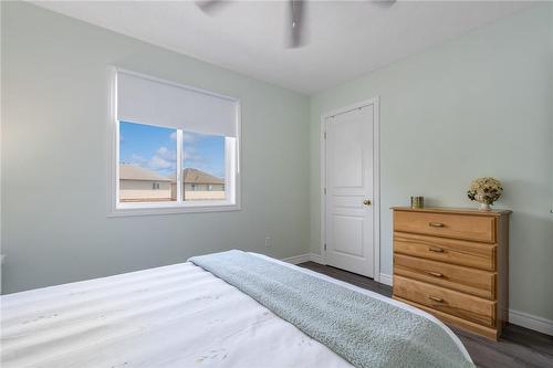 72 Windwood Drive, Hamilton, ON - Indoor Photo Showing Bedroom