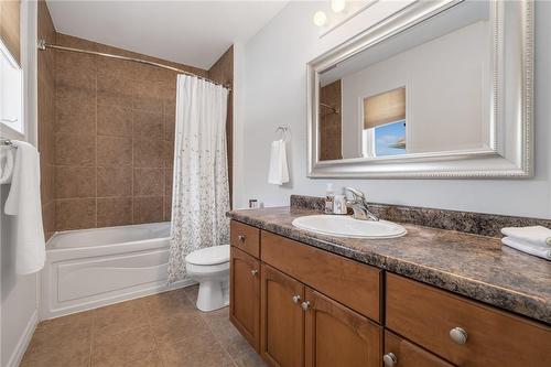 72 Windwood Drive, Hamilton, ON - Indoor Photo Showing Bathroom