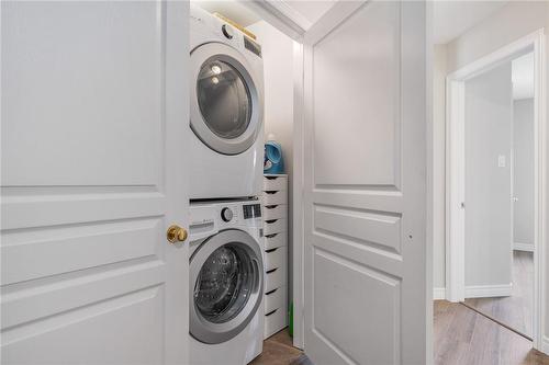 72 Windwood Drive, Hamilton, ON - Indoor Photo Showing Laundry Room