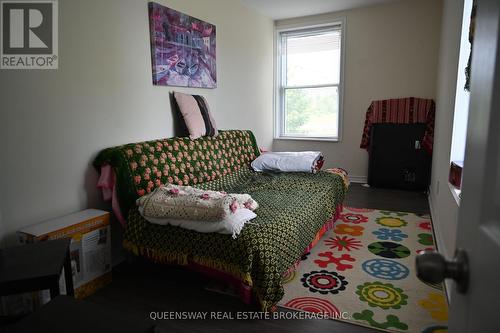 970 Carl Road, Niagara Falls, ON - Indoor Photo Showing Bedroom