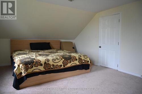 970 Carl Road, Niagara Falls, ON - Indoor Photo Showing Bedroom