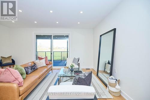 87 Port Robinson Road, Pelham, ON - Indoor Photo Showing Living Room