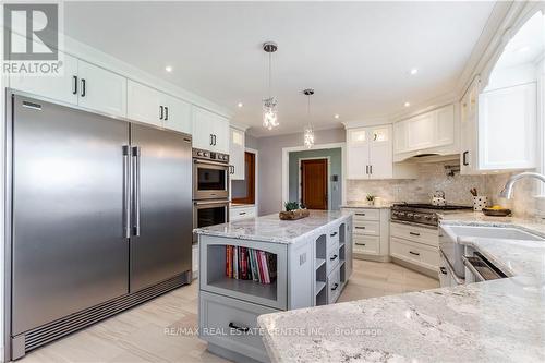 120 Binbrook Road, Hamilton, ON - Indoor Photo Showing Kitchen With Stainless Steel Kitchen With Upgraded Kitchen