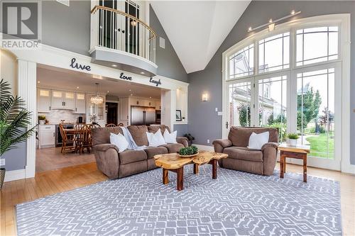 120 Binbrook Road, Hamilton, ON - Indoor Photo Showing Living Room