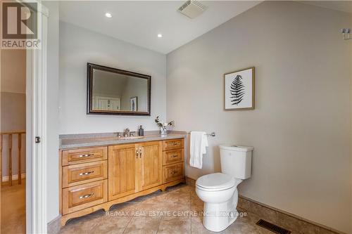 120 Binbrook Road, Hamilton, ON - Indoor Photo Showing Bathroom