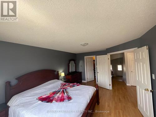 2736 Hutchinson Court, London, ON - Indoor Photo Showing Bedroom