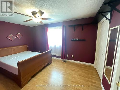 2736 Hutchinson Court, London, ON - Indoor Photo Showing Bedroom