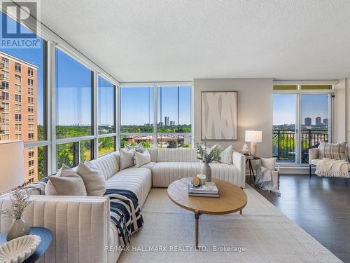 1107 - 1103 Leslie Street, Toronto (Banbury-Don Mills), ON - Indoor Photo Showing Living Room