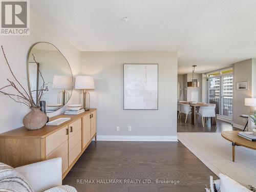 1107 - 1103 Leslie Street, Toronto (Banbury-Don Mills), ON - Indoor Photo Showing Living Room