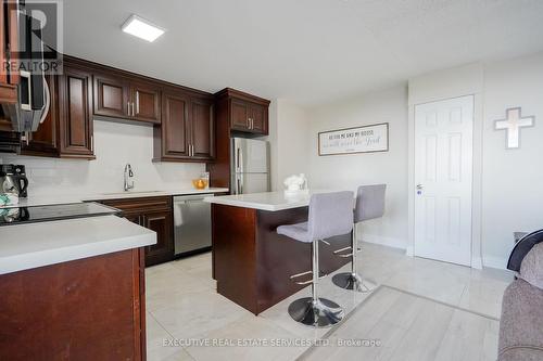 605 - 100 Wingarden Court, Toronto (Malvern), ON - Indoor Photo Showing Kitchen