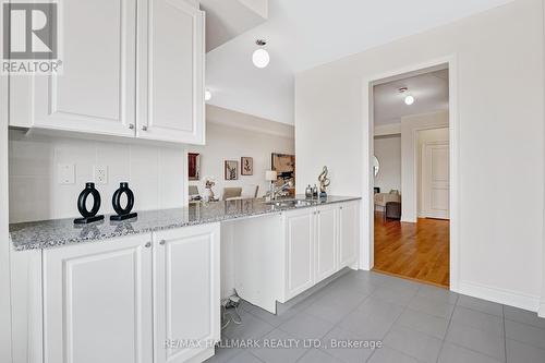 11 Tennant Circle, Vaughan, ON - Indoor Photo Showing Kitchen