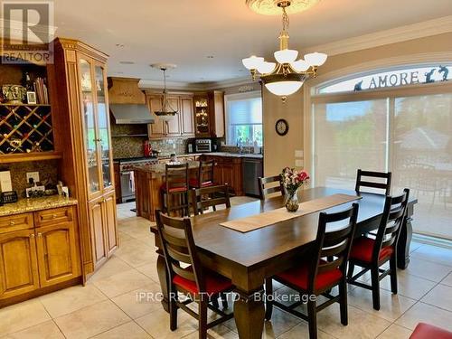 40 Coons Road, Richmond Hill (Oak Ridges), ON - Indoor Photo Showing Dining Room