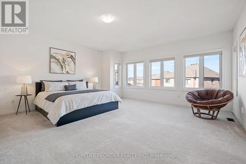 92 Holland Vista Street, East Gwillimbury, ON - Indoor Photo Showing Bedroom