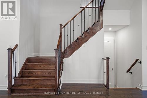 92 Holland Vista Street, East Gwillimbury, ON - Indoor Photo Showing Other Room