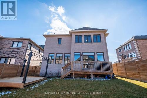 92 Holland Vista Street, East Gwillimbury, ON - Outdoor With Deck Patio Veranda