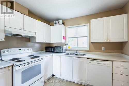 32 - 190 Fleming Drive, London, ON - Indoor Photo Showing Kitchen With Double Sink