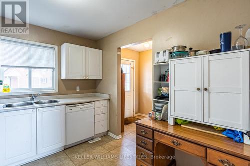 32 - 190 Fleming Drive, London, ON - Indoor Photo Showing Kitchen With Double Sink