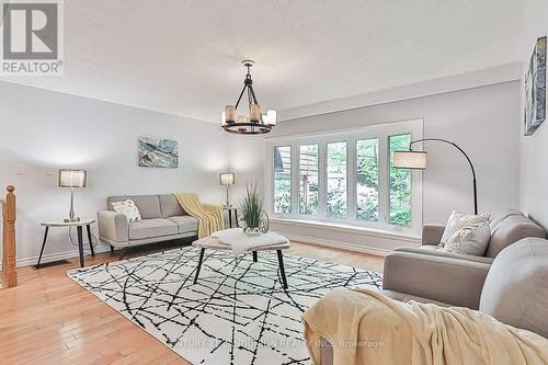 39 Ferrah Street, Markham, ON - Indoor Photo Showing Living Room