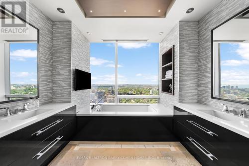 4501 - 50 Yorkville Avenue, Toronto (Annex), ON - Indoor Photo Showing Bathroom