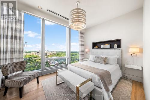 4501 - 50 Yorkville Avenue, Toronto (Annex), ON - Indoor Photo Showing Bedroom