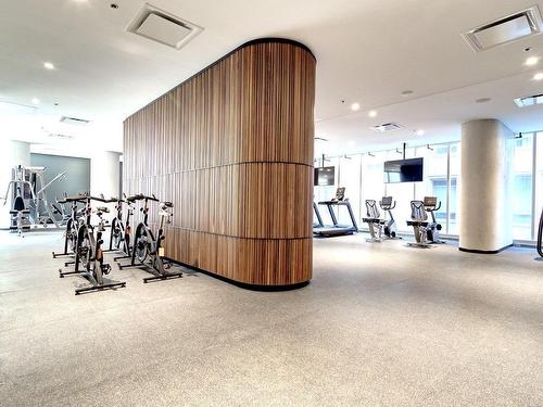 Exercise room - 2804-1205 Place Phillips, Montréal (Ville-Marie), QC - Indoor Photo Showing Gym Room