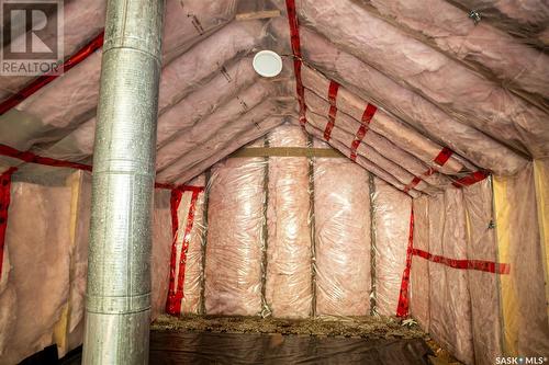 1022 Athabasca Street E, Moose Jaw, SK - Indoor Photo Showing Basement