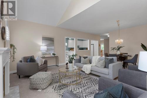 307 Waterbury Crescent, Scugog (Port Perry), ON - Indoor Photo Showing Living Room