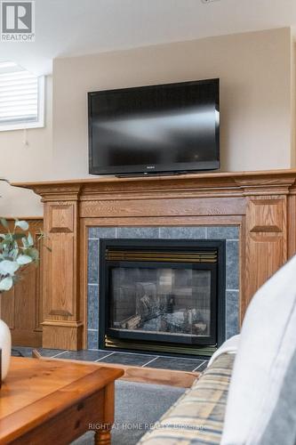 307 Waterbury Crescent, Scugog (Port Perry), ON - Indoor Photo Showing Living Room With Fireplace