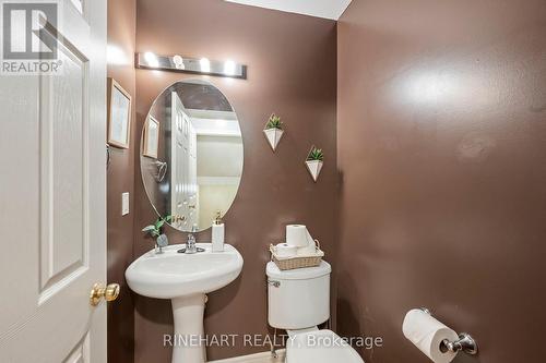 599 North Leaksdale Circle, London, ON - Indoor Photo Showing Bathroom